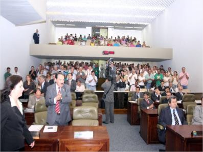 Entidades ocupam tribuna da Assembléia para protestar - al.ms.gov.br