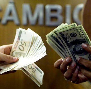 Brasil tem fluxo cambial negativo de US$2,063 bi em agosto, diz BC