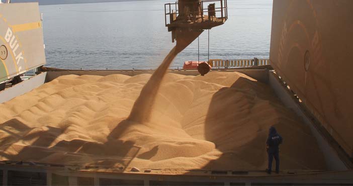 Resultado de imagem para Brasil tem portos abarrotados de soja, mas novos negócios são limitados