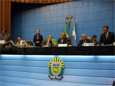 Entidades ocupam tribuna da Assembléia para protestar - al.ms.gov.br