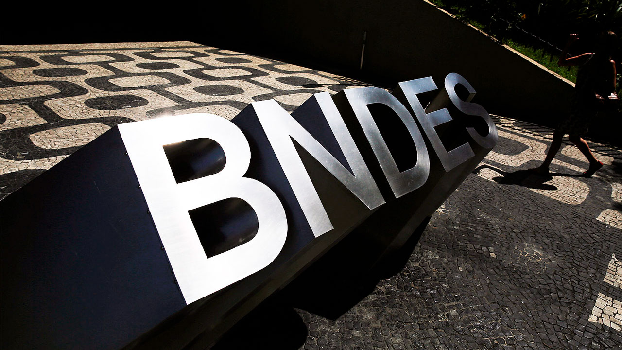 Resultado de imagem para BNDES pode devolver R$100 bi ao governo em 2019, diz conselheiro