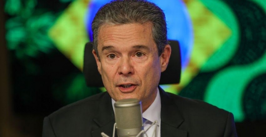 Ministro diz que Plano Safra terá "cuidado" com juros e defende foco em mitigar dívidas