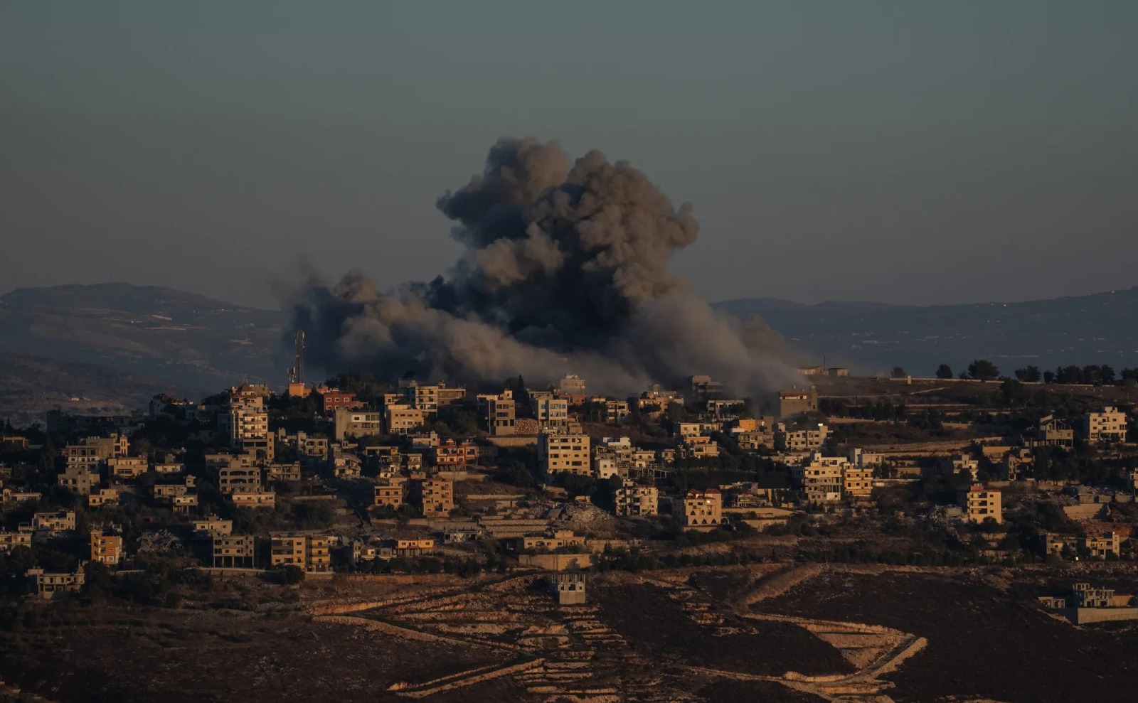 Guerra no Oriente Médio vai reduzir crescimento e com impacto em cascata, diz presidente do Banco Mundial