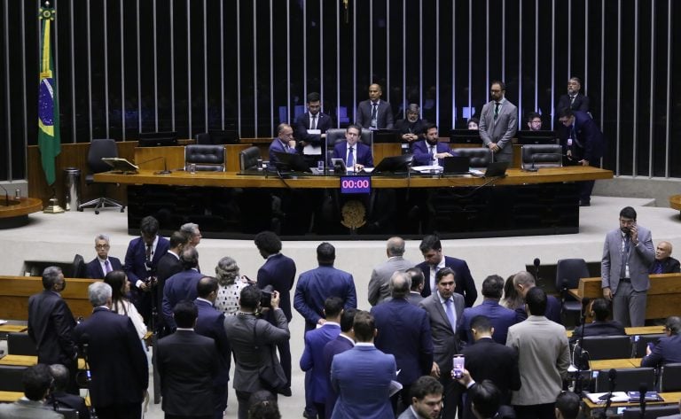Câmara aprova medida que amplia crédito às exportações