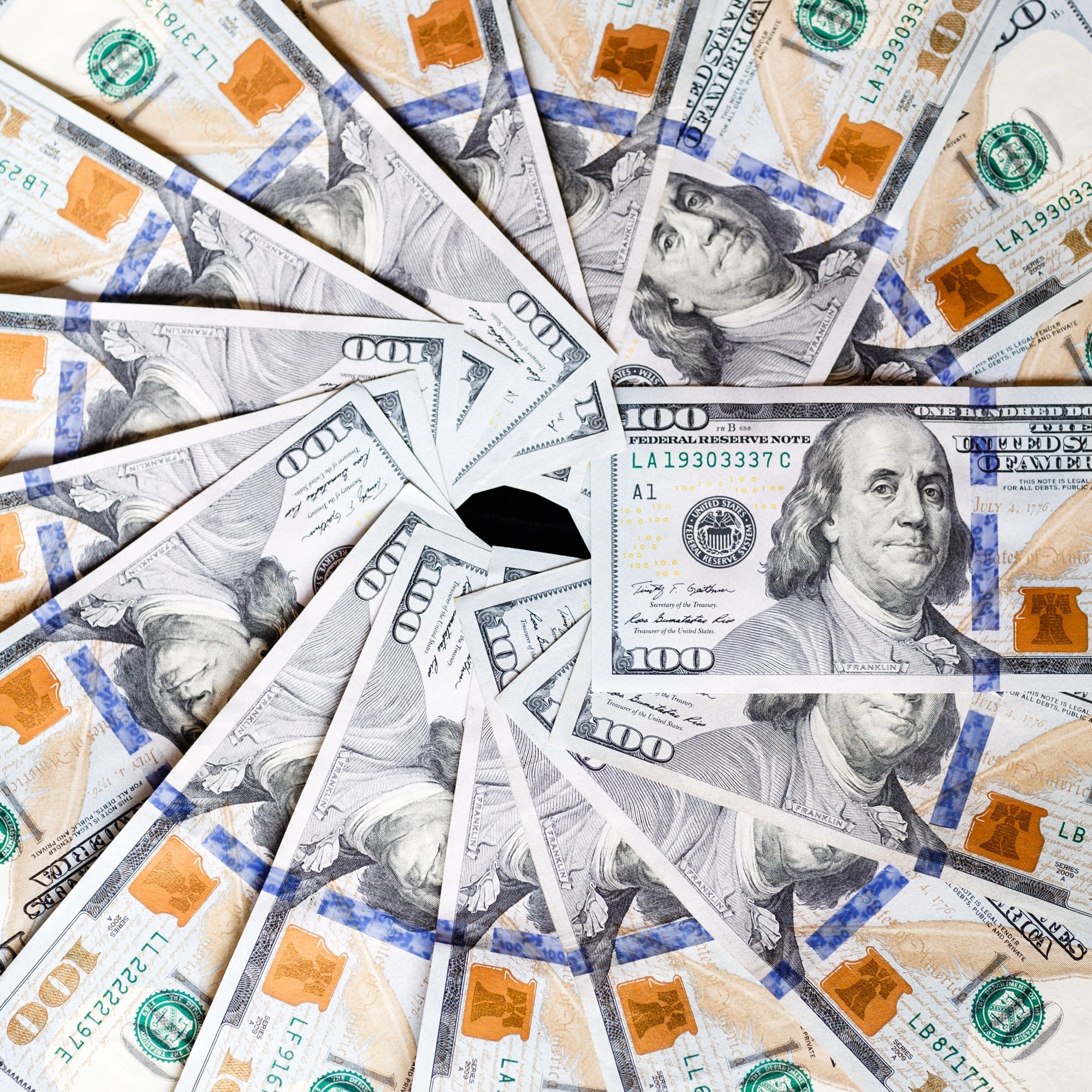 Dólar tem leve queda no Brasil com exterior no radar