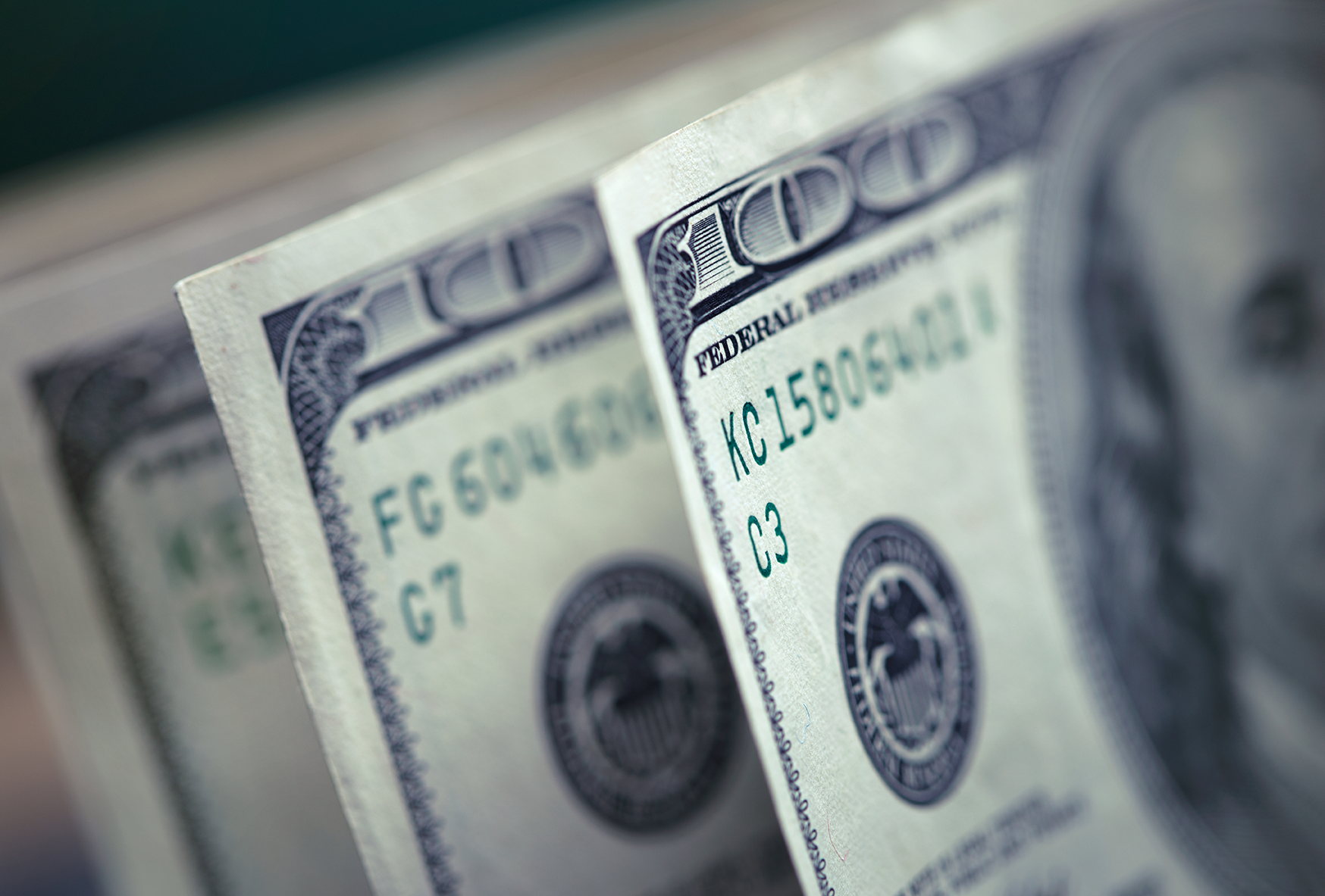 Dólar tem leve baixa ante o real sob influência externa antes de dados de inflação nos EUA