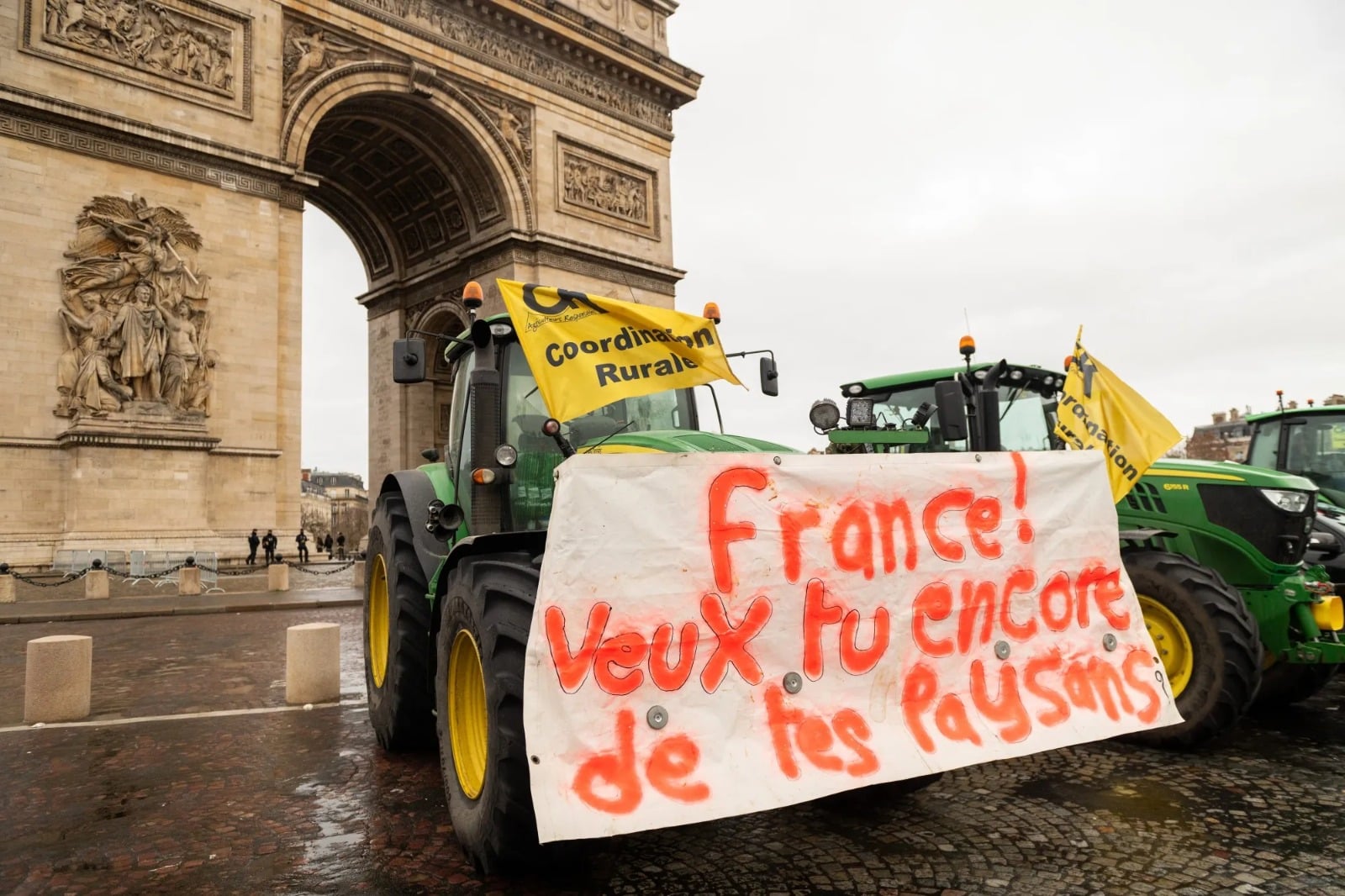 Agricultores franceses inspecionam alimentos importados em protesto contra acordo UE-Mercosul