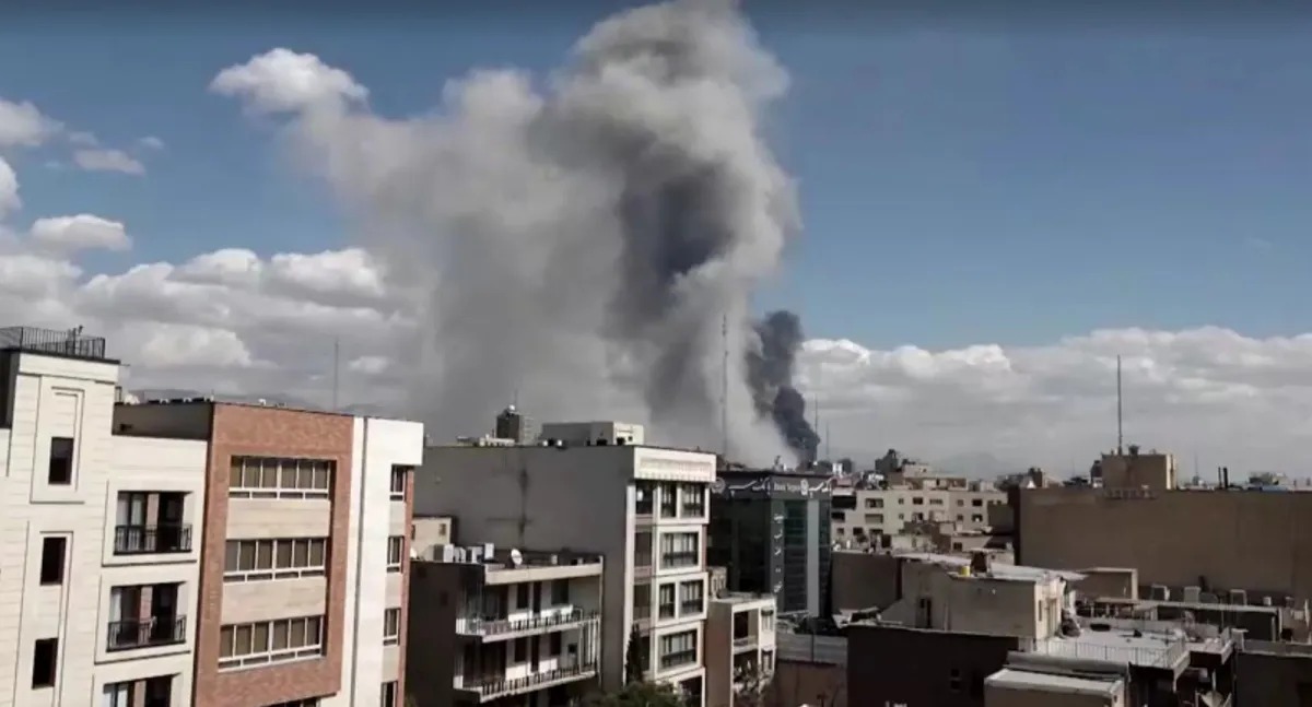 Israel diz que atacou o "coração de Teerã" em nova onda de ataques; Irã promete vingança