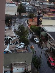 Vendaval provoca morte, destruição e paralisa serviços em Ribeirão Preto