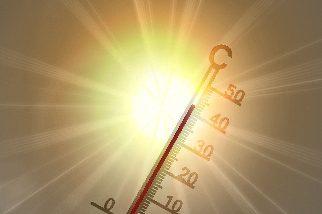 Inmet: Com 41,4°C, semana começa com extremos de calor e baixa umidade no Brasil
