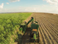Colheita da cana com trator john Deere - Máquinas e tecnologias - Destaque vídeo