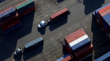Containers para exportação no porto de Seattle, em Washington