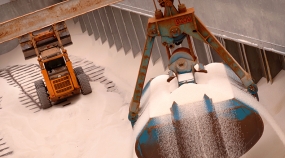 Descarregamento de fertilizantes