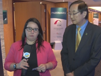 Carla Mendes e Charles Tang - Chairman da Câmara de Comércio Brasil-China - Conferência Anual CEBC 2019 - 16:9