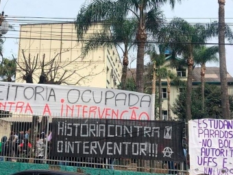 Protesto de alunos contra decisão de Jair Bolsonaro, para Reitoria da UFSS
