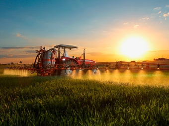 Aplicação de fertilizantes 16:9