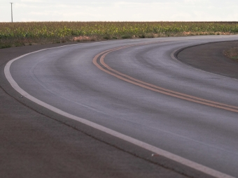 foto cna estrada caminhão logística