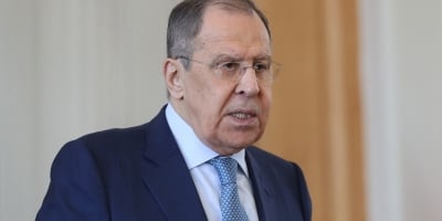 Chanceler da Rússia diz que país deve continuar trabalhando com Irã apesar de comportamento "não confiável" dos EUA