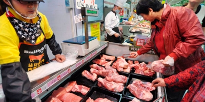 Produção de carne suína na China aumenta à medida que criadores reduzem plantel
