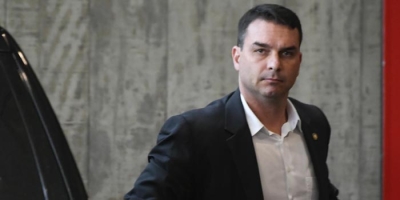 Candidatura à Presidência é irreversível, diz Flávio Bolsonaro à Folha