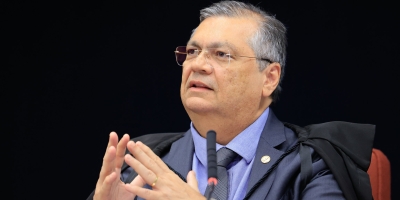 Dino impede Congresso de aprovar novas leis com penduricalhos que superam teto do funcionalismo