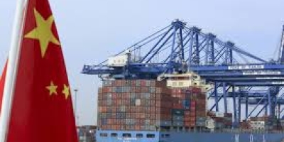 Exportações da China aproveitam boom da IA enquanto a economia doméstica enfrenta dificuldades