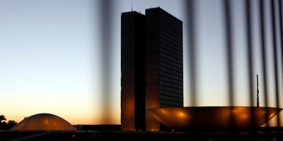 Presidentes do Senado e da Câmara tentam retomar funcionamento normal em meio a protesto da oposição