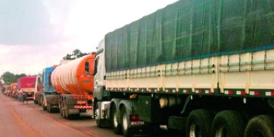 Poder360: Caminhoneiros vão aguardar norma do governo antes de decretar greve