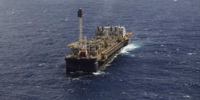 Superpetroleiros que pegariam cargas de petróleo venezuelano para pagamento de dívidas com China dão meia-volta, mostram dados