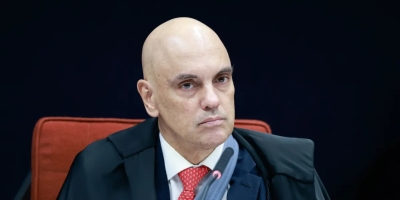 Alexandre de Moraes nega ter viajado em aviões de Vorcaro