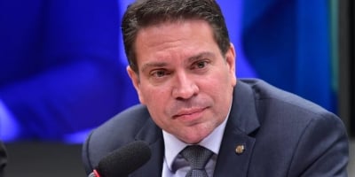 Ex-chefe da Abin Alexandre Ramagem está sob custódia da agência de imigração nos EUA