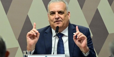 Flávio Bolsonaro anuncia deputado Alfredo Gaspar como candidato a vice