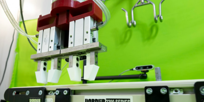 Automação: robô inspirado em movimentos humanos avança no processamento de frangos