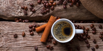 Café com canela entra no radar da ciência por possíveis efeitos no metabolismo e na glicemia