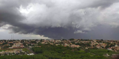 Chuva se concentra no extremo Norte, enquanto ar seco avança sobre parte da Amazônia