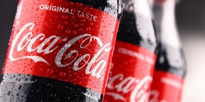Mudança da Coca-Cola para açúcar de cana sairia cara e prejudicaria agricultores dos EUA