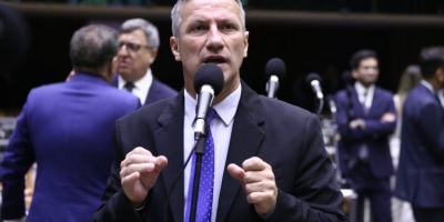 Oposição afirma que resposta ao tarifaço dos EUA deve ser a votação do projeto da anistia