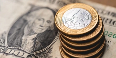 Dólar na beirada dos R$ 4,80. Petróleo vai, petróleo vem, e sempre puxa tudo