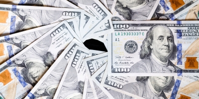 Dólar segue em alta ante real com exterior e dados de inflação no foco