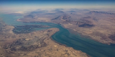 EUA iniciam bloqueio no Estreito de Ormuz e Trump ameaça eliminar navios iranianos em nova escalada do conflito