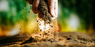 Guerra pressiona energia e logística global e reforça importância da eficiência no uso de fertilizantes