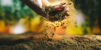 Conflito no Oriente Médio pressiona fertilizantes e mantém preços elevados