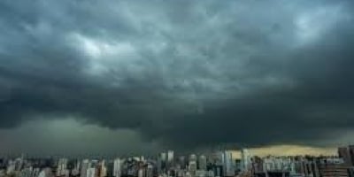 Massa de ar frio derruba temperaturas no Sudeste e mantém tempo seco nos próximos dias