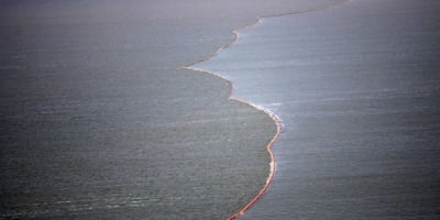 Vazamento de petróleo no Golfo Pérsico caminha para se tornar o pior em anos, alertam agências