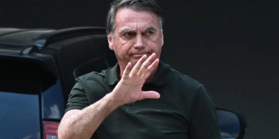 CNN:  Cirurgia de Bolsonaro foi um sucesso e sem intercorrências, diz Michelle