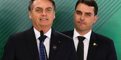 Bolsonaro diz a aliados que pretende lançar Flavio ao Planalto; dólar dispara