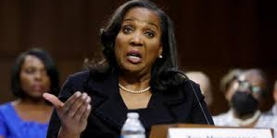 Suprema Corte dos EUA parece relutante em permitir que Trump demita Lisa Cook do Fed