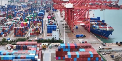 Exportações da China disparam em setembro, colocando à vista superávit comercial de US$1 tri