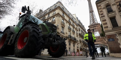 Agricultores franceses bloqueiam ruas de Paris em protesto contra acordo com Mercosul