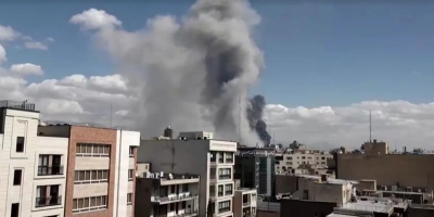 Irã sofre novos ataques após a morte de Khamenei; Trump emite novo alerta